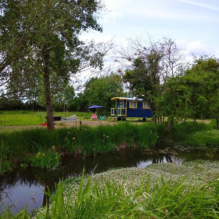 La Roulotte Du Moulin De Palet Villa Baugé Exterior foto