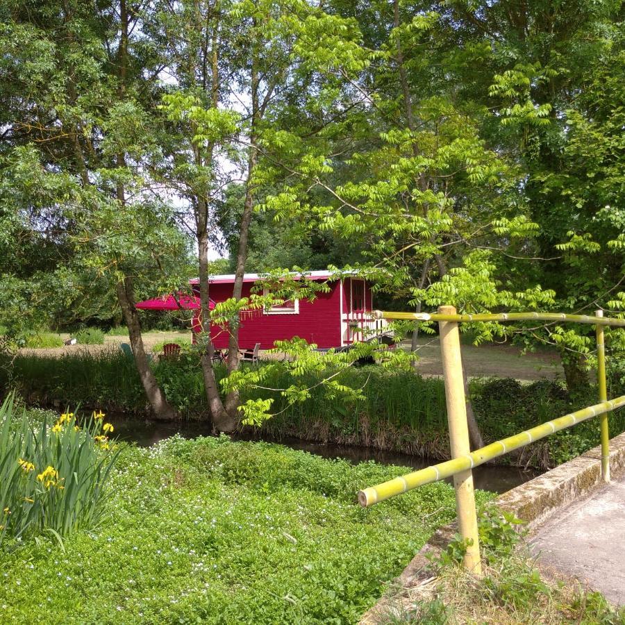 La Roulotte Du Moulin De Palet Villa Baugé Exterior foto