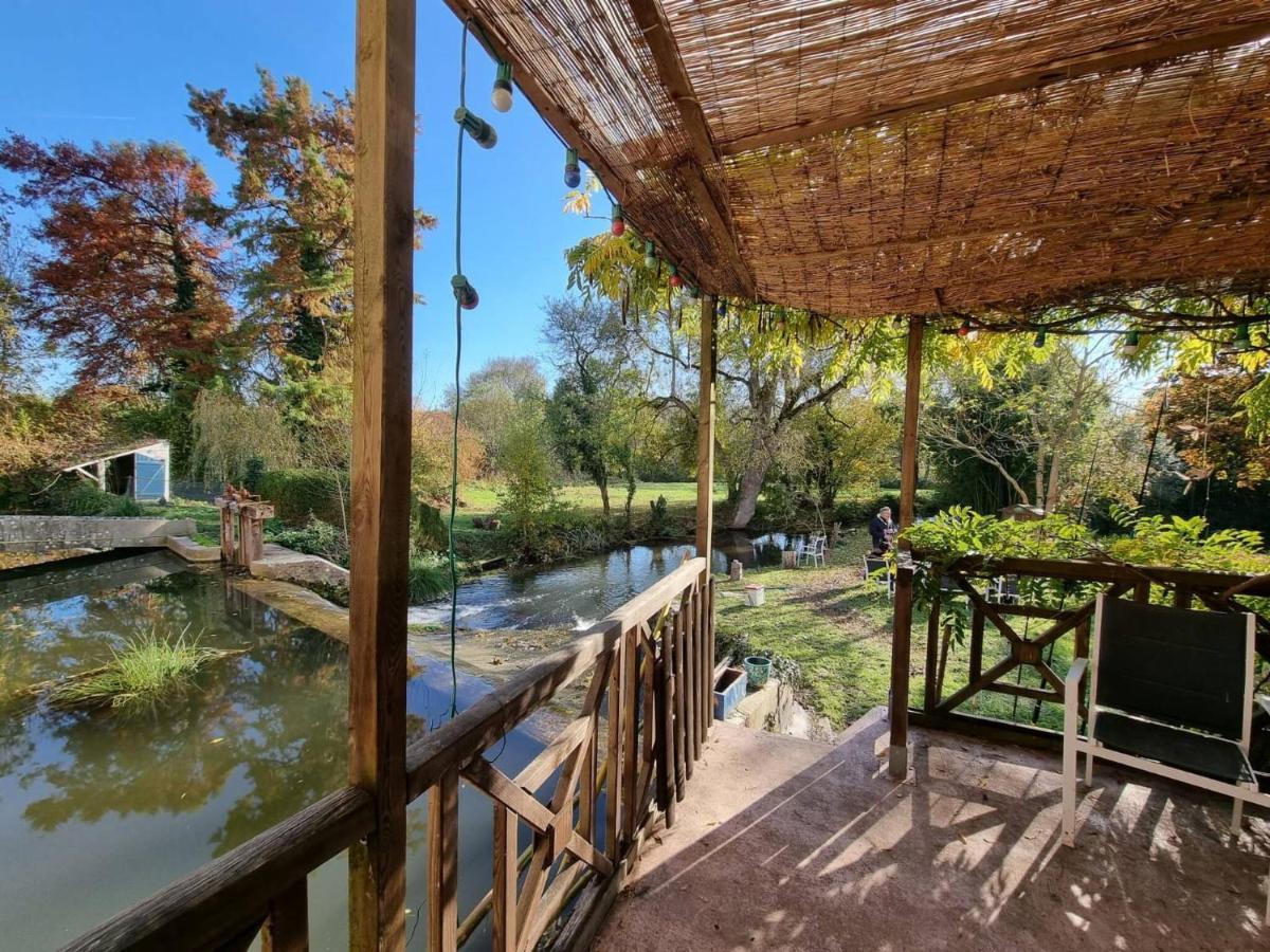 La Roulotte Du Moulin De Palet Villa Baugé Exterior foto